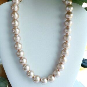 NEW Blush Pink faux Tahitian Pearl necklace